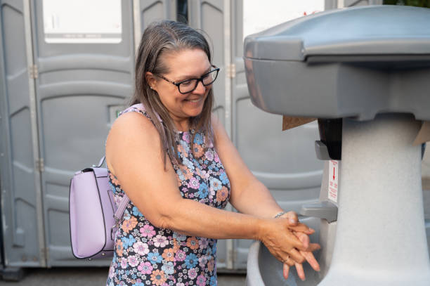 Best Best portable toilet rental  in Riverside, IL